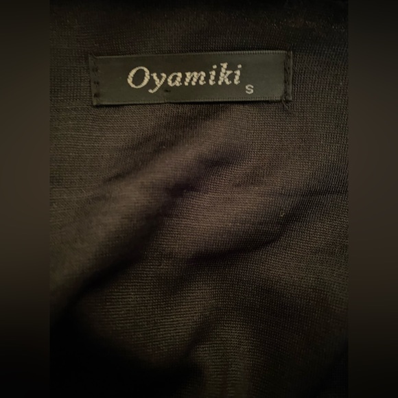 Oyamiki Black Blouse - Picture 7 of 8